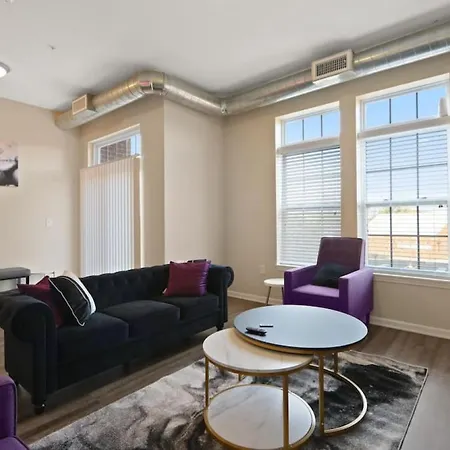 Downtown Indy Private Bedroom - Shared